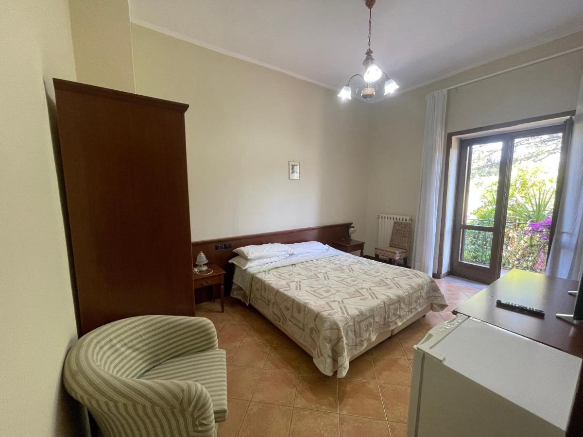 Agriturismo Al Gallo Verde Altavilla Silentina 外观 照片